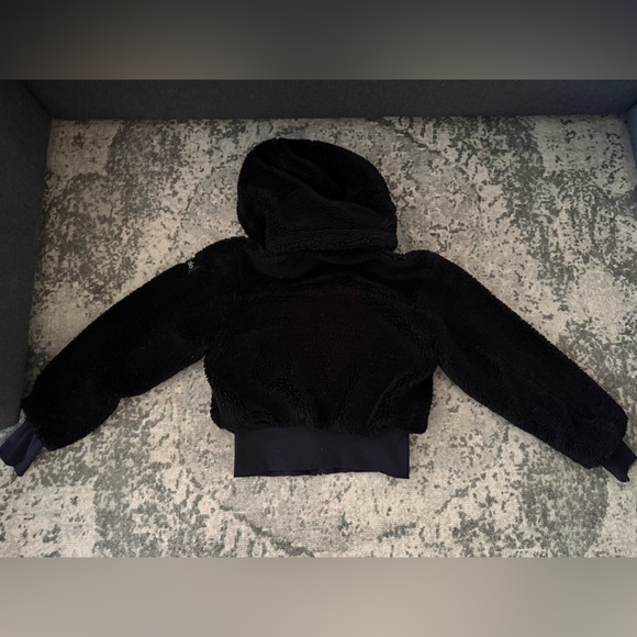 Women's Black Alo Foxy Sherpa Jacket, Small - Picture 5 of 7